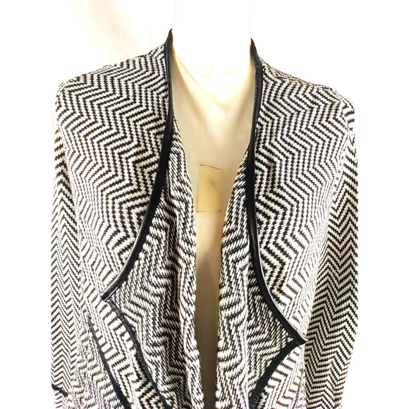 Chico's Women's Cardigan Black White Chevron Size 0 Small Open Flaw - Picture 2 of 9